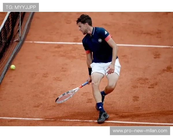 网球红土赛：正手滚翻上网一拍结束回合的制胜之路